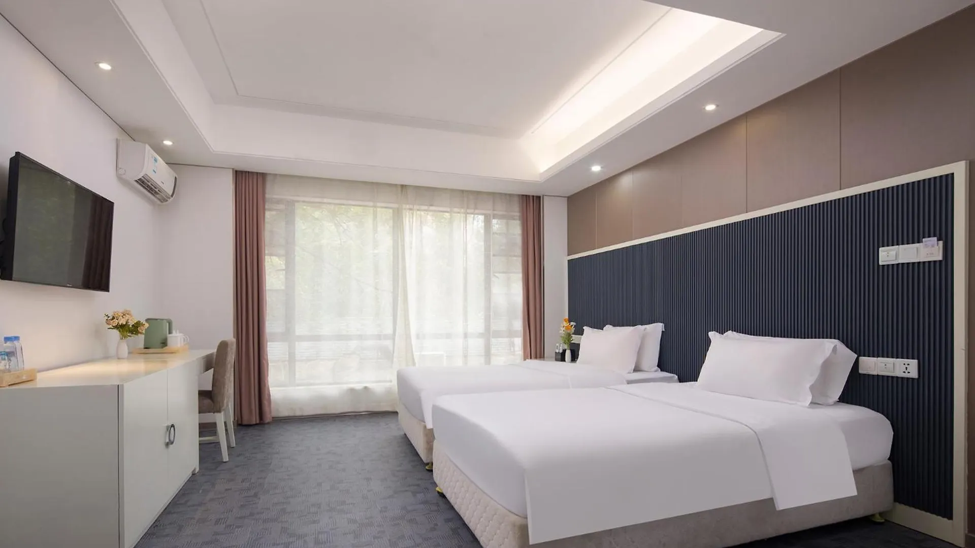 Comfort Sanya Oak Manor Hotel