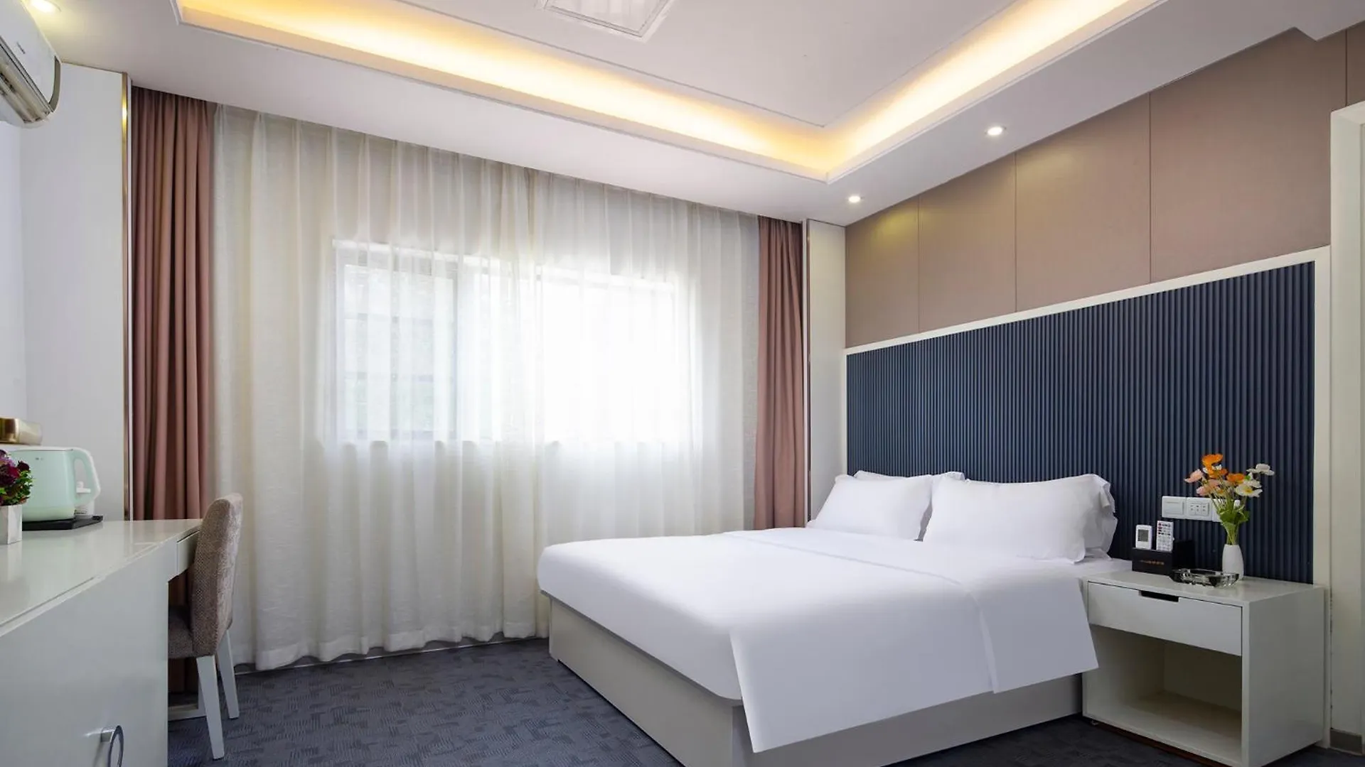 Comfort Sanya Oak Manor Hotel